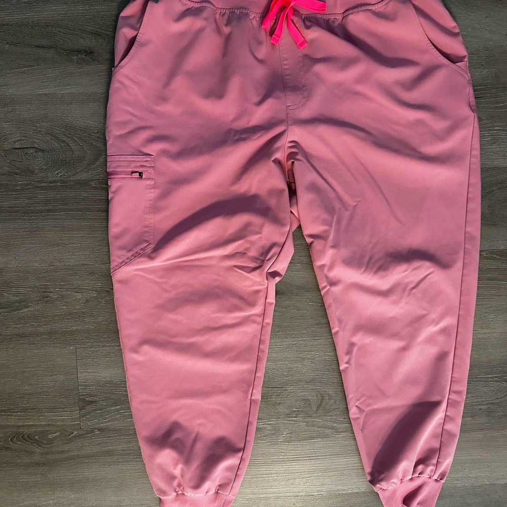 Figs Pink Chalk 3XL Zamora